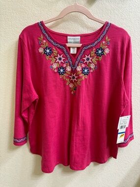 Alfred Dunner Women's Fuchsia Embroidered V-Neck Top PXL